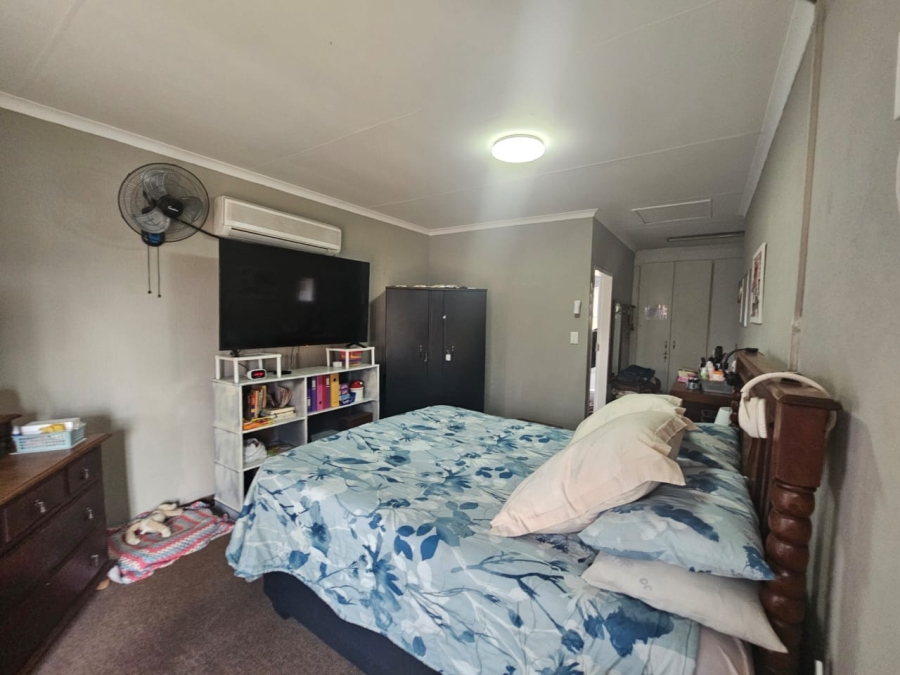 3 Bedroom Property for Sale in Safari Gardens North West